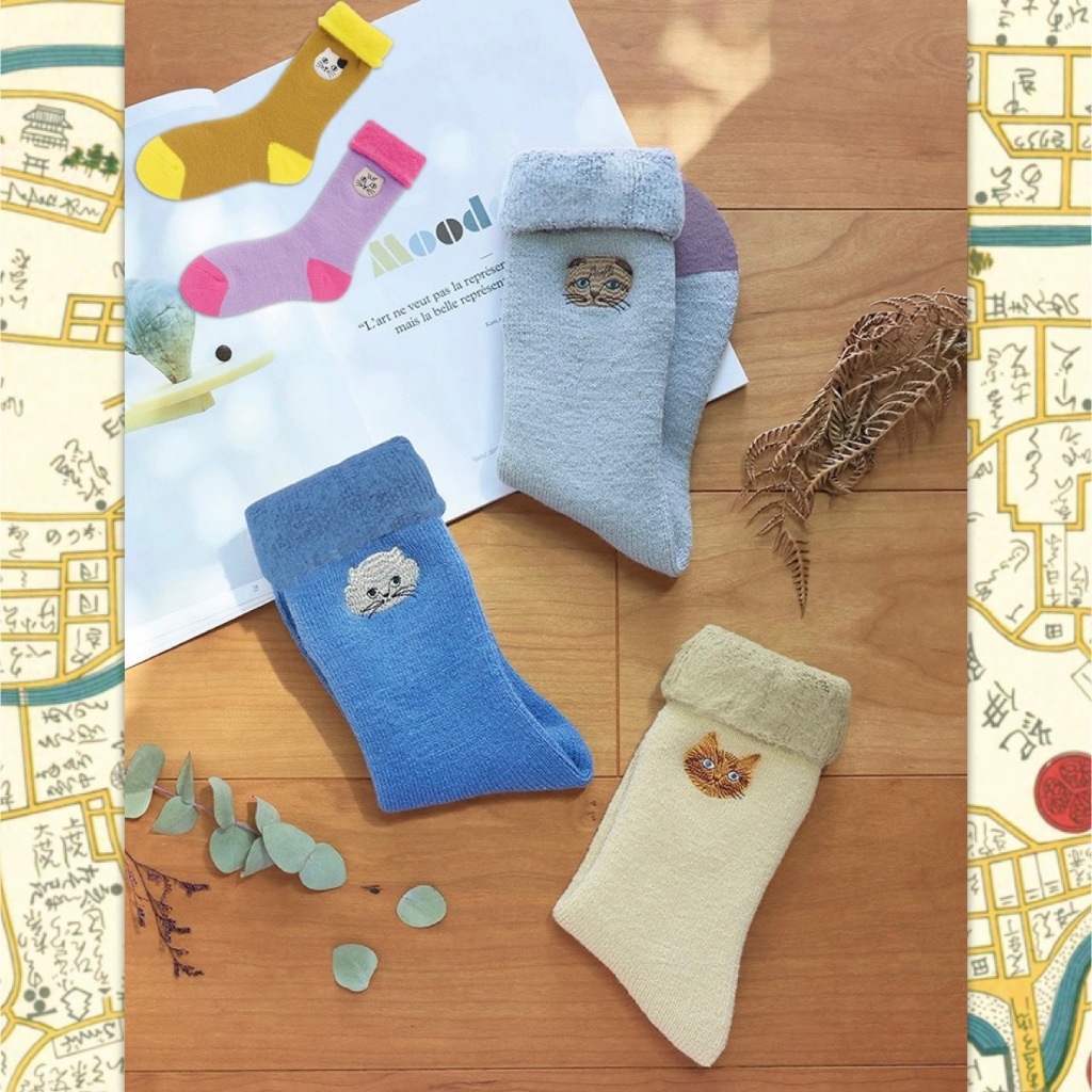 《小巴趴趴造》現貨！日本～松尾ミユキ / 松尾美雪 繪本風動物襪 小腿襪【貓咪跳色刷毛保暖襪】 室內保暖內刷毛 貓咪襪子