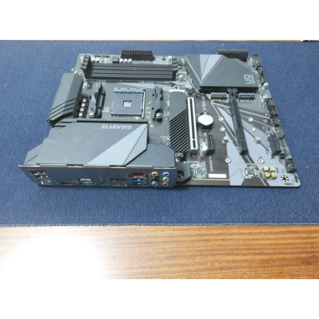 原廠保固內 技嘉 GIGABYTE X570S UD 主機板 AM4 支援 5700X3D 5800X3D 5950x