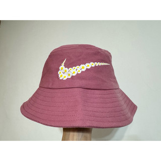 NIKE翻玩粉桃色小花logo造型漁夫帽/造型帽/遮陽帽