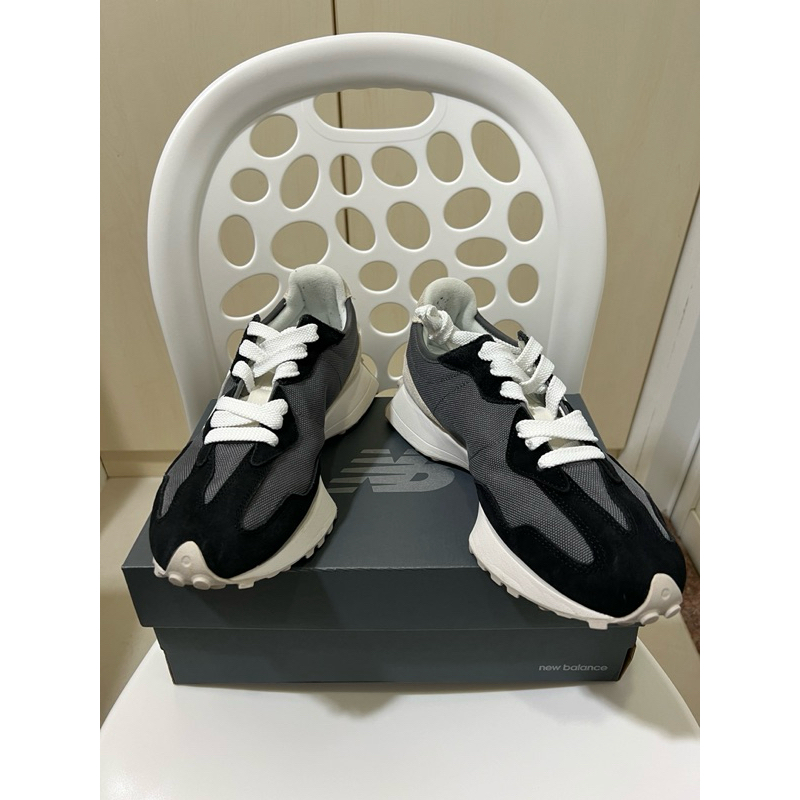 New Balance NB 327FE 黑白灰 9號半（外觀完整，顏色百搭，鞋盒還在）
