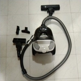 伊萊克斯旋風吸塵器Z1232 免換集塵袋