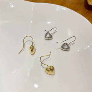 【新品上架】臺灣現貨❤️什麼衣服都能搭的純愛立體愛心耳勾式耳環/高保色/可洗澡 愛心耳環 真金電鍍