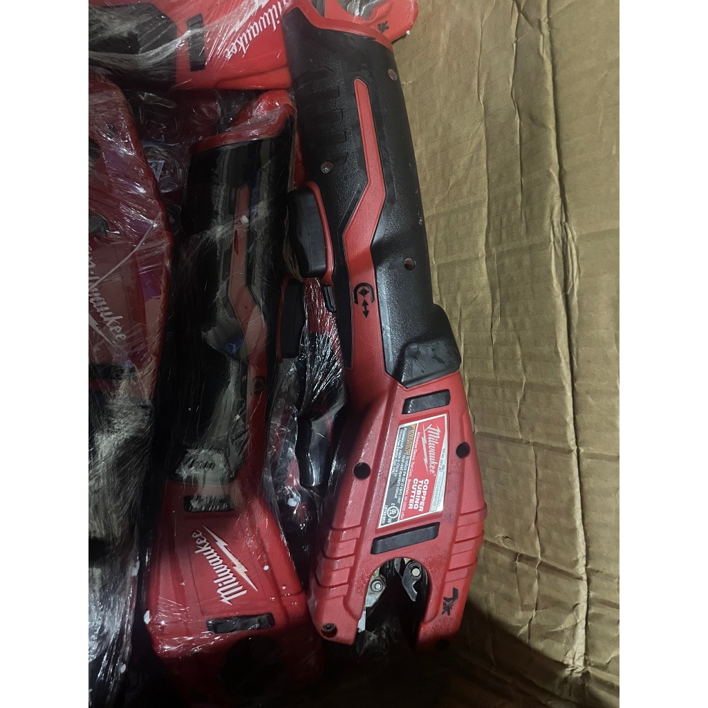 成色新二手 Milwaukee 米沃奇12V 鋰電切管機 銅管 EMT管 可切白鐵管切銅管刀切管機 切割機機 切不鏽鋼