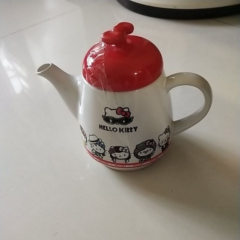 Hello Kitty 經典偶像變裝下午茶壺