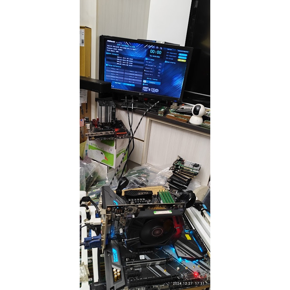 ASRock Z370 Extreme4 堅實用料設計 乾淨漂亮 沒有灰塵 賣主機板一片