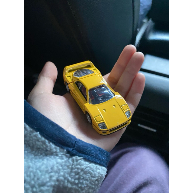 Tomica F40 模型小車