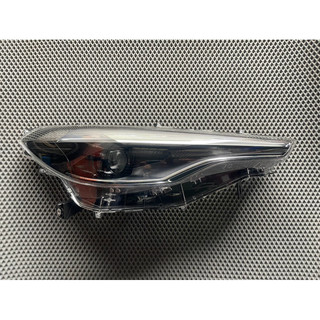 TOYOTA COROLLA CROSS大燈 傳統燈炮大燈/LED大燈 右邊