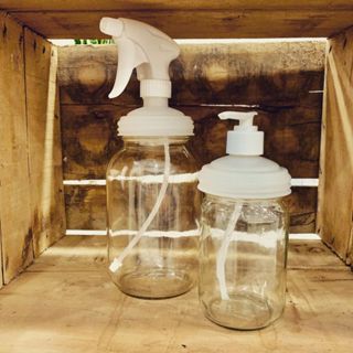 賣場內窄口按壓瓶專用延長塑膠管-20公分，一般按壓瓶蓋長度約10公分，可另外加購延伸管安裝在32oz的瓶子上