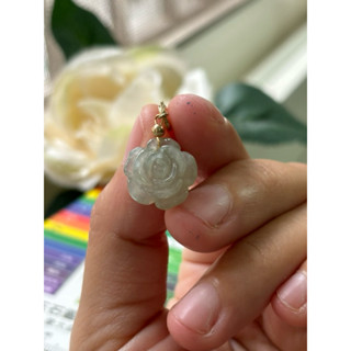 玉到愛，冰黃翡玫瑰花-4，有錢花小滴溜，可當口罩扣、項鍊、手鍊扣，雕工立體，超級可愛，14k包金扣頭，保證緬甸玉A貨翡翠
