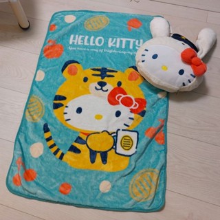 二手 狗狗警察kitty 抱枕毛毯兩用枕 車用毯 冷氣毯 小抱枕 hello kitty