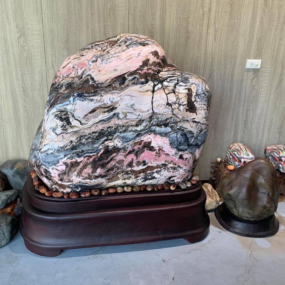 台灣國寶玫瑰石1.3噸 木瓜溪龍鳳壩 企業鎮殿石/鎮宅石 歡迎現場看貨議價