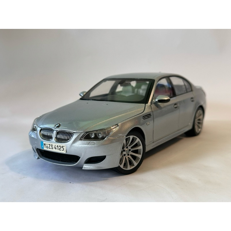 1/18 Kyosho BMW E60 M5 銀 絕版 稀有 無盒