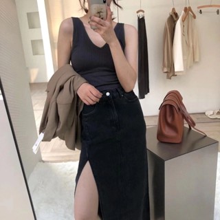 【Fee現貨5色】柔霧V領百搭美背背心🔥女背心 V領 美背背心 寬肩帶 有胸墊上衣 休閒女裝 夏天女上衣 韓系上衣 涼感