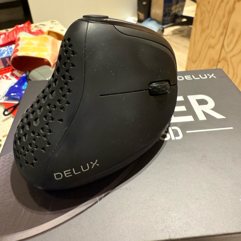 Delux Seeker M618XSD 人體工學垂直滑鼠 (二手)