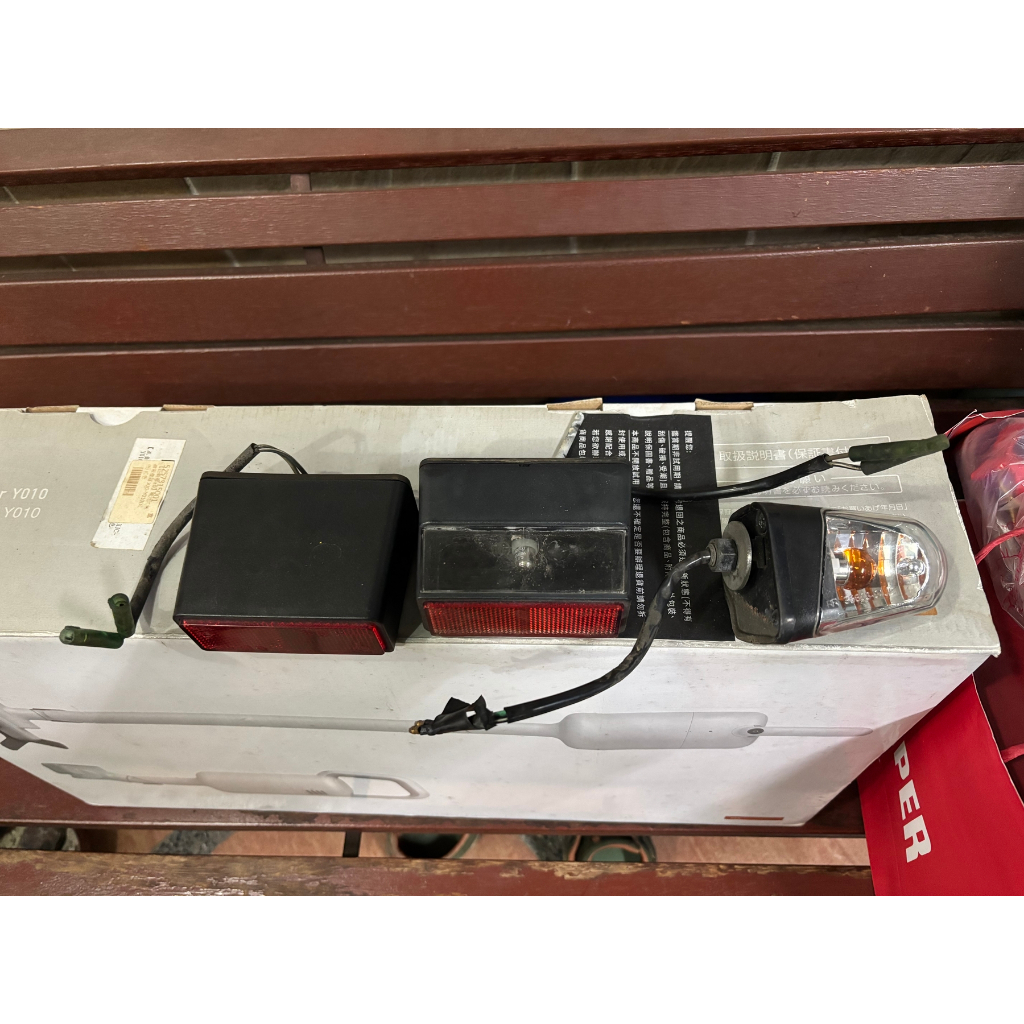 二手台鈴ADDRESS V125G V125SS MUSIC 後方向燈 牌照燈 良品