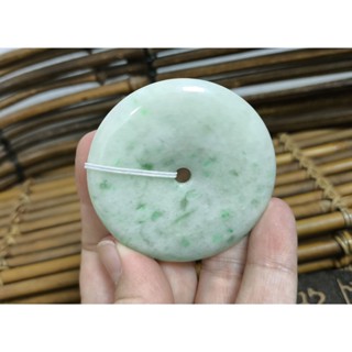 【禾賢行】天然翡翠.緬甸玉.淺綠飄綠花-大平安扣/平安圓滿.手工精雕墬子.項鍊.玉珮.H22121601112