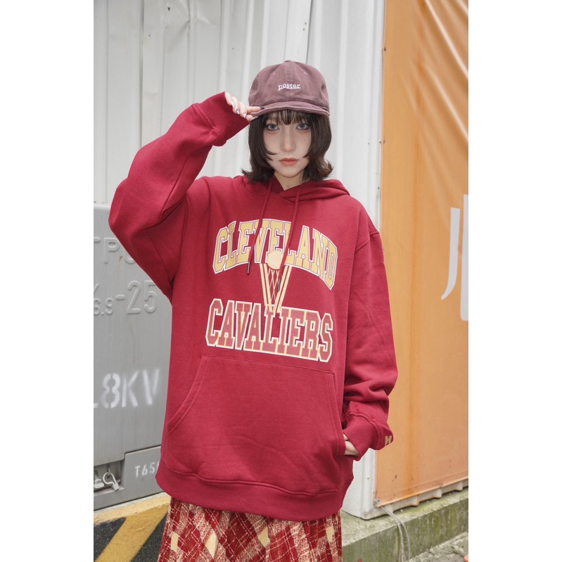 古著•Nuzi_s •STARTER x NBA克里夫蘭騎士隊金色刺繡紅色帽Tee C5012409  球隊外套古著帽T