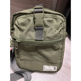 ［二手九成新］plain me 旅行小包