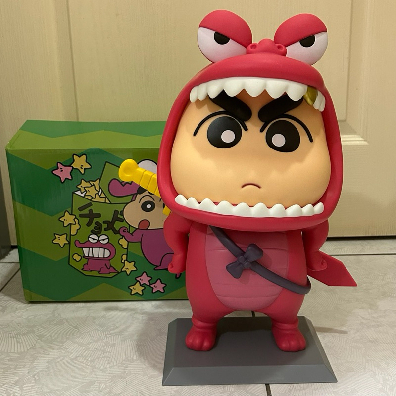 「現貨」（實拍）蠟筆小新 1:1 拿劍野原新之助大號粉色鱷魚小新 cos鱷魚山先生 磁吸 可愛 公仔手辦模型擺件生日禮物