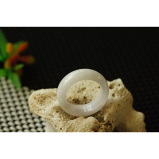 特價U3730玉戒指❀5#瑕疵品 翡翠玉A貨水潤淡紫寬版戒圈指環戒子【緬甸玉翠軒】玉首飾品 男女款式 尾戒