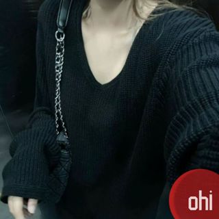 【ohi】寬鬆V領黑色毛衣 慵懶風高階感長袖套頭針織衫 毛衣 秋冬針織上衣 女裝 GWU2845