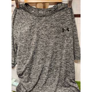 【S3907】UNDER ARMOUR 運動上衣