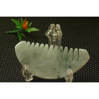 R1460墜子❀翡翠玉A貨冰潤烏雞種月牙形梳子吊墜掛件玉珮【緬甸玉翠軒】玉首飾品 刮痧板擺飾品