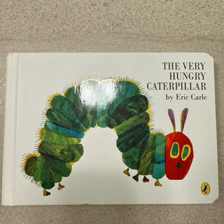 The Very Hungry Caterpillar by Eric Carle 英文繪本 童書