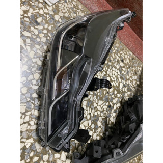 豐田 12代 Altis 全新原廠魚眼電調大燈（右側）