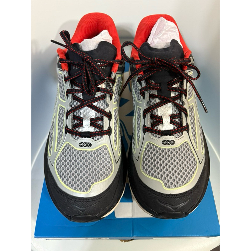 Hoka 男款 U Clifton One9 路跑鞋 辣椒紅/ 黑 - US 10.5