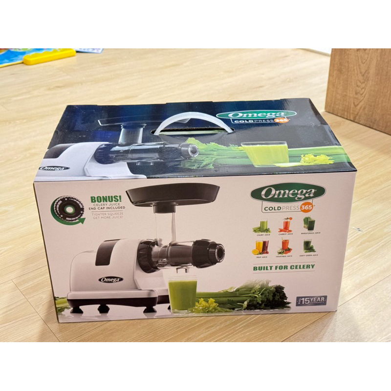 美國Omega MM900HDS冷萃慢磨機 慢磨機 芹菜汁 蔬果汁 果汁機