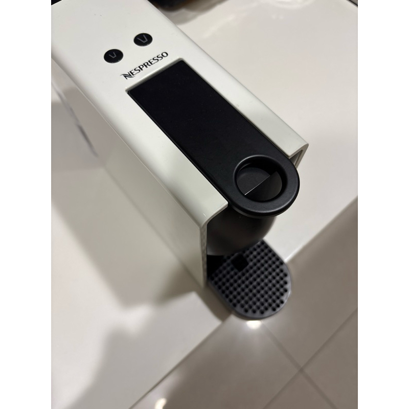 二手/【Nespresso】膠囊咖啡機 Essenza Mini 原價4500