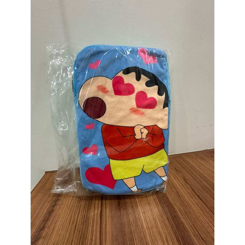 全新～帶我回家～蠟筆小新毛絨側背包 蠟筆小新愛心眼睛後背包 蠟筆小新愛心毛絨側背包 蠟筆小新愛心毛絨藍色後背包 可愛小新