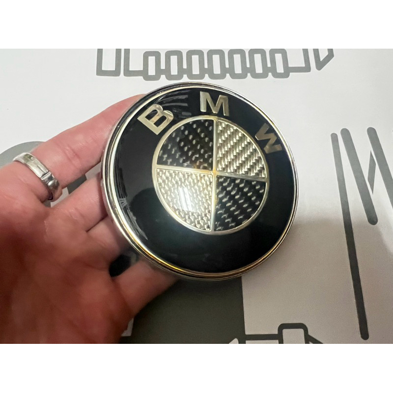 BMW 副廠 出清 車標 正碳纖維 前標 後標 車頭標 82mm 74mm 有底座 出清價 100一顆