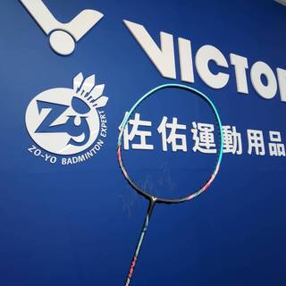 * 佐佑zoyo * 勝利VICTOR［突襲系列］［羽球拍］TK-HMR PRO