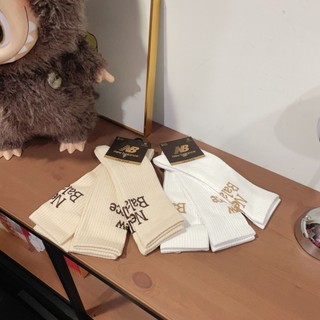 Sugar_tw - 現貨 New Balance Socks 歐洲限定 燕麥奶茶 白色 小腿襪 長襪 襪子 NB襪