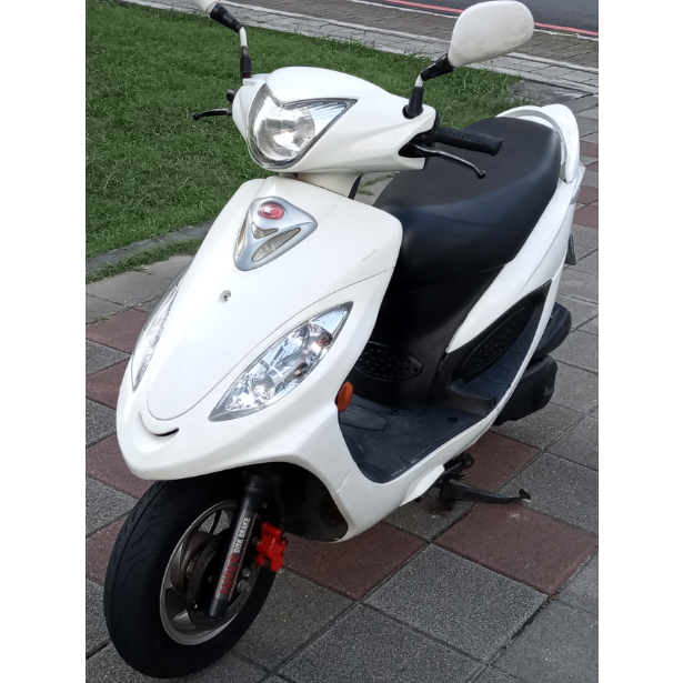 光陽奔騰V2 150 適合長途騎乘的雙載神車