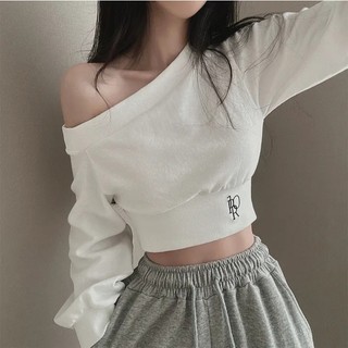 【Feodora🇰🇷】(粉灰現貨) 個性字母 短版上衣 不規則上衣 斜肩上衣 露肩上衣 收腰 百搭 長袖上衣 字母上衣