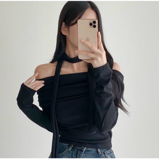 QQStudio🇰🇷 韓國 一字領露肩長袖上衣+小圍巾長袖上衣 女裝 歐妮穿搭