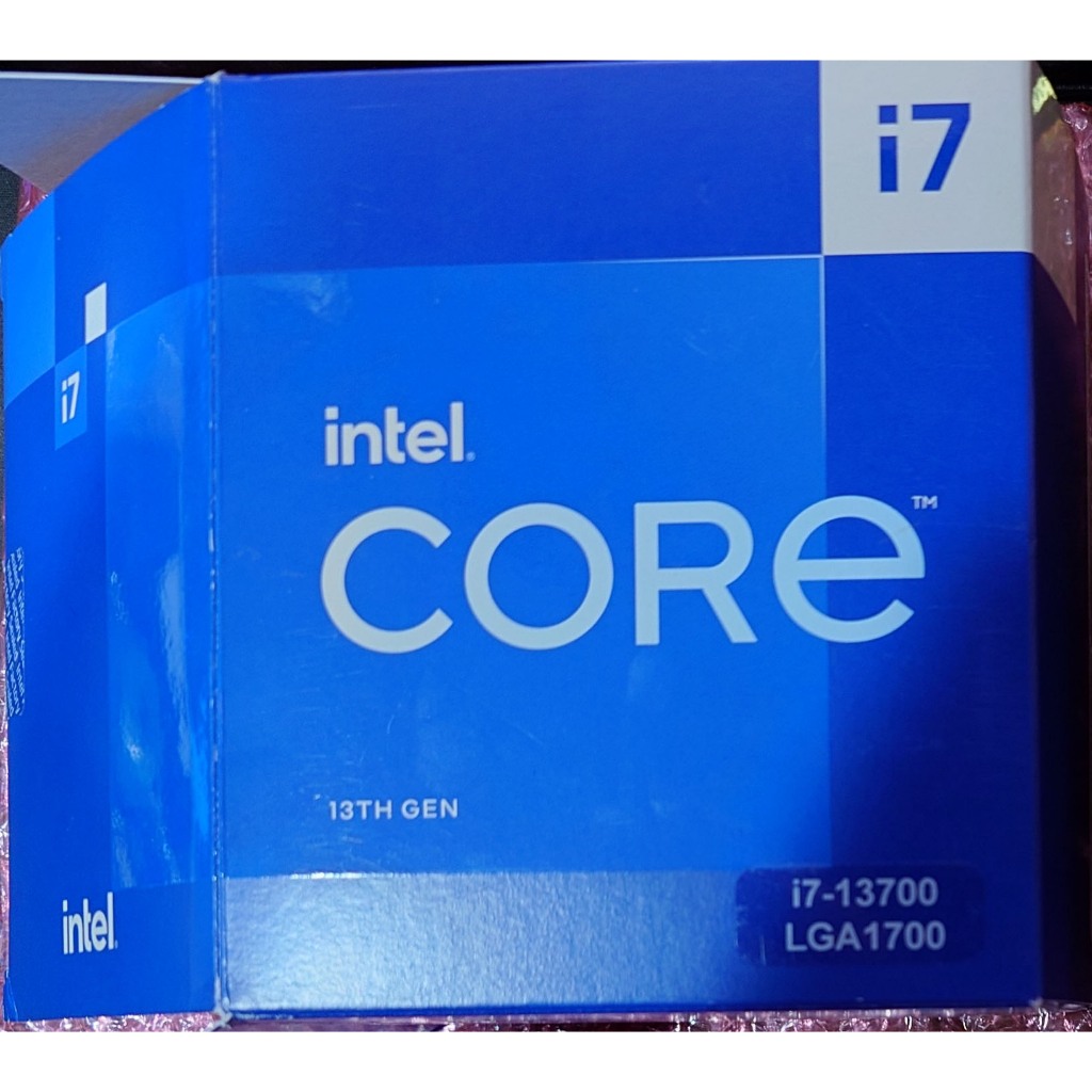 INTEL Core i7-13700 16核24緒 盒裝中央處理器(LGA1700/含風扇/含內顯)