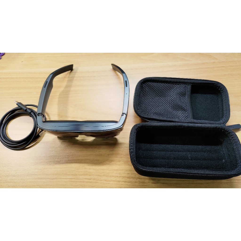 TCL NXTWEAR S 頭戴式裝置+RayNeo JoyDock 充能外掛