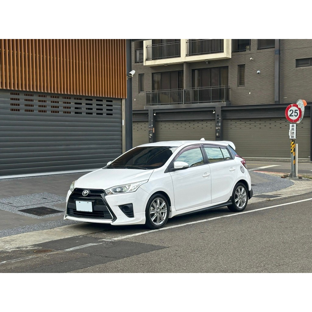 【力捷國際車業】2016 Toyota Yaris 1.5 S版
