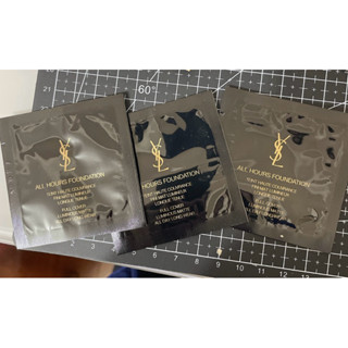 YSL 名模肌密光幻防護妝前乳 名模肌密光燦水凝露 羅蘭紫 恆久完美無瑕持裝粉底 1ml LN4