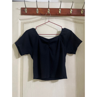 超級氣質黑色短版上衣 全黑個性風 Uniqlo灰色圓領短袖