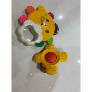 TOYROYAL樂雅 玩具 可消毒花型咬牙器 嬰兒床 掛型玩具 貝親 Pigeon 小花 固齒器 安撫玩具