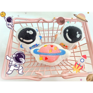 〔現貨〕贈透明卡套 黏貼款 太空人 星球 識別證 伸縮扣 伸縮夾 學生證 悠遊卡套 護士夾 護士扣 證件夾