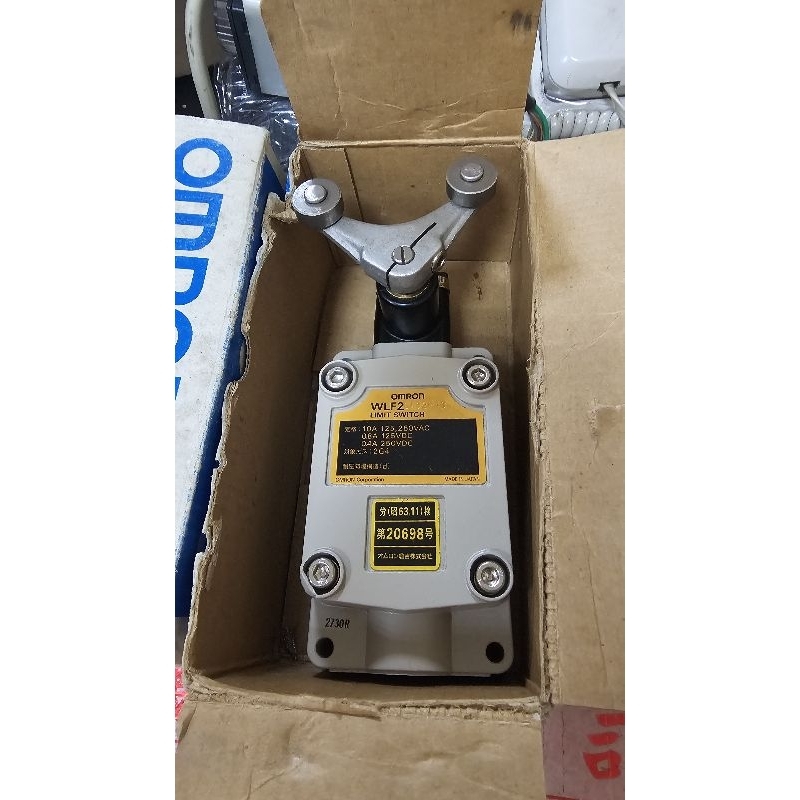 日本OMRON 歐姆龍 防爆限位開關 微動開關 WLF2CA32-43  WL  未使用