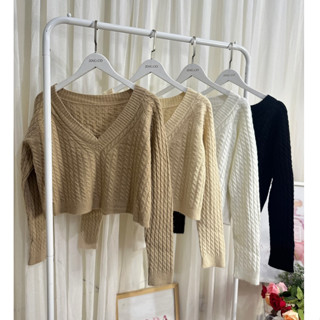 黑卡杏現貨秒出♥️售完不再【JinG】北極絨*V領麻花毛衣♥️寬鬆純色上衣 短版長袖上衣 針織衫 修身顯瘦