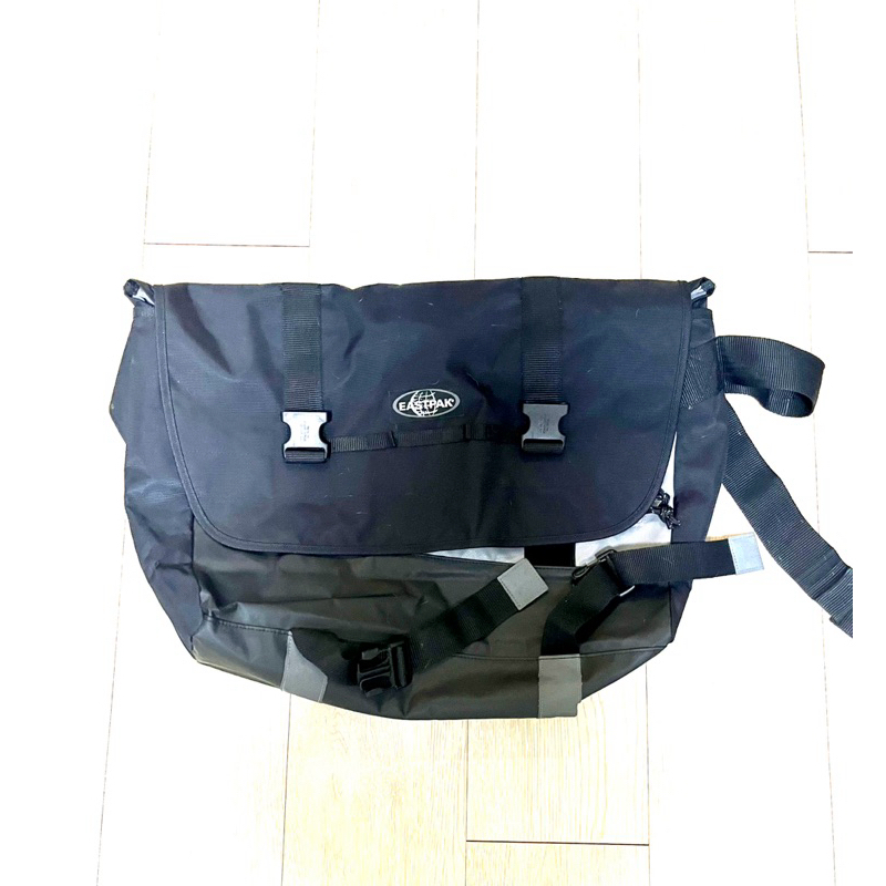 EASTPAK 郵差包 二手 大包 黑色 筆電包