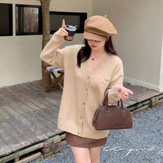 CCGIRL中大尺碼 數字標籤造型♡溫柔軟糯慵懶感保暖坑條針織毛衣外套-適L～4L《20708》大尺碼女裝 中大尺碼外套
